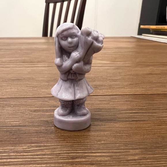 Red Rose Tea Wade Whimsies Girl with Flowers Calendar Series May England - Picture 1 of 3